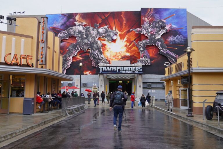 What Happens When It Rains at Universal Studios Hollywood?