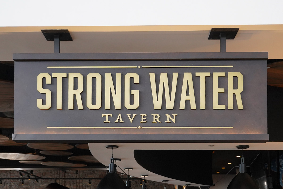 Strong Water Tavern Sapphire Falls Hotel at Universal Orlando.