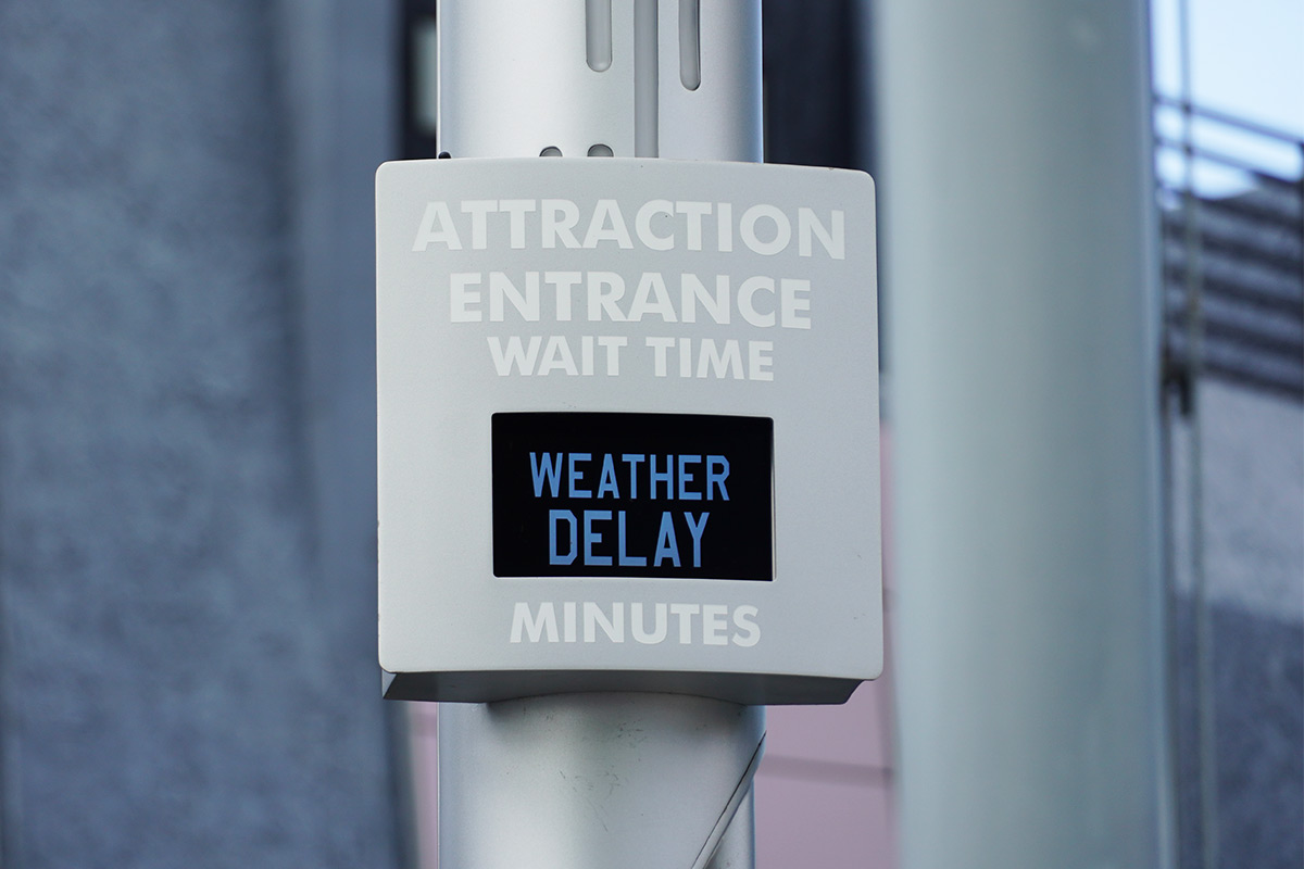Weather delay sign on Ride at wind rain hurricane at Universal Orlando.