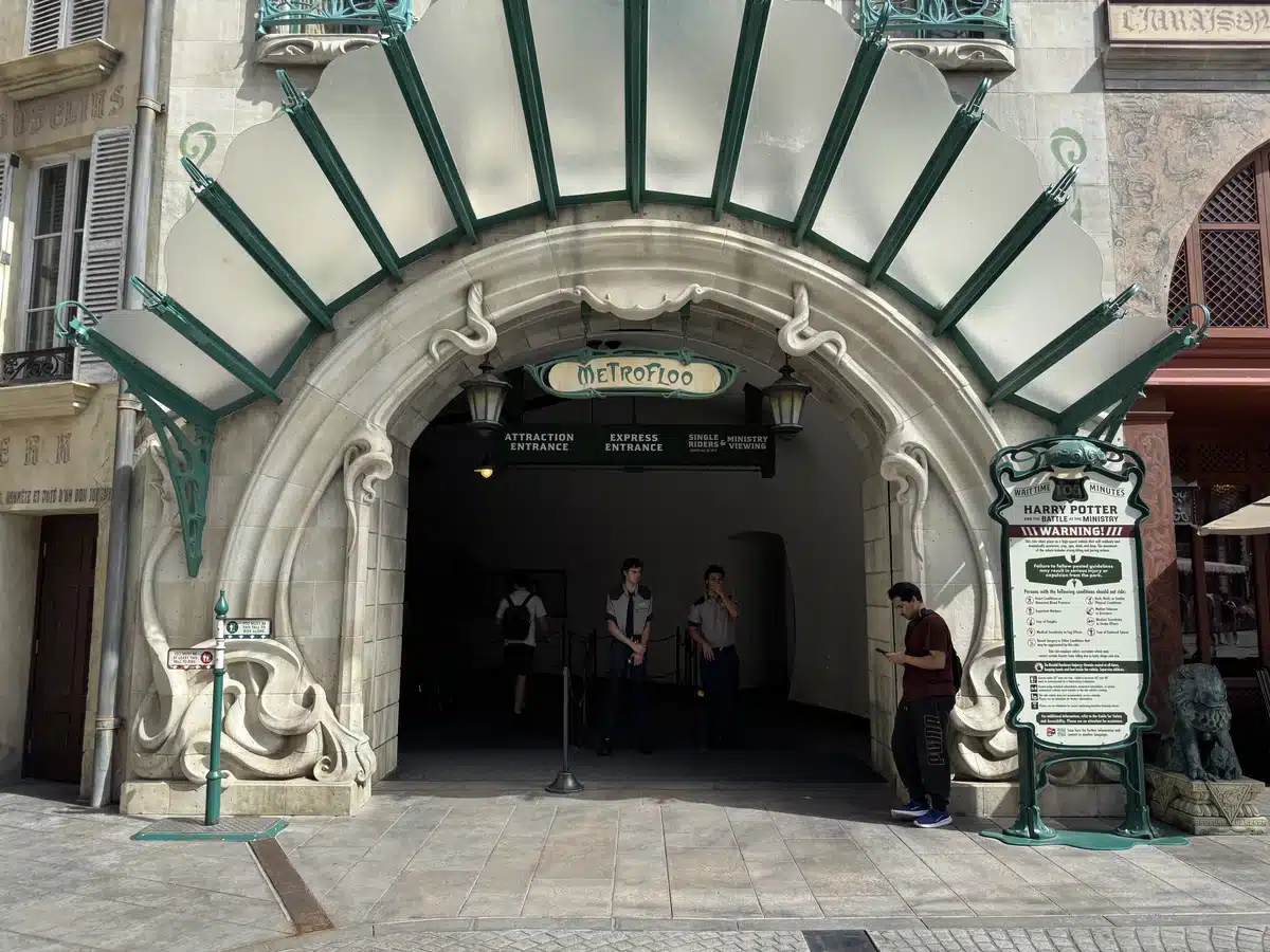 Art Nouveau Métroflou Station entrance at Battle at the Ministry Wizarding World of Harry Potter Epic Universe.